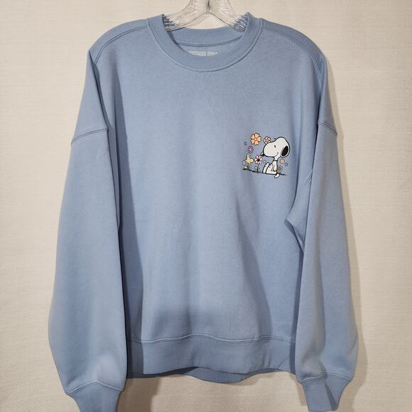 Snoopy Sweaters - Snoopy and Woodstock Graphic Sweatshirt' women's medium